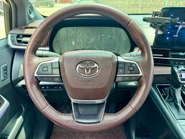 Toyota Granvia — Фото автомобиля 9