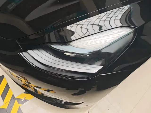 Tesla Model 3 — Фото автомобиля 23