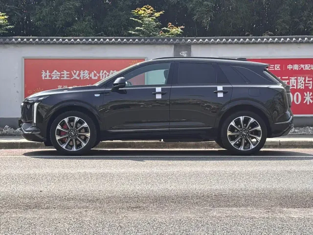 Cadillac XT5 — Фото автомобиля 3