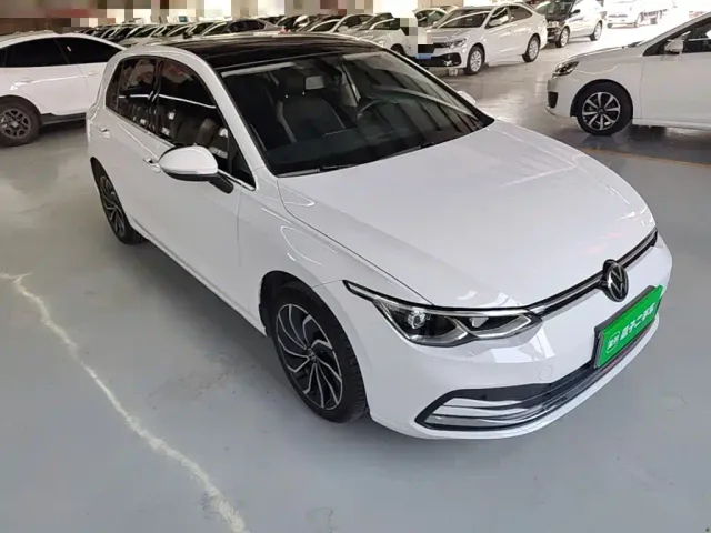 Volkswagen Golf — Фото автомобиля 3