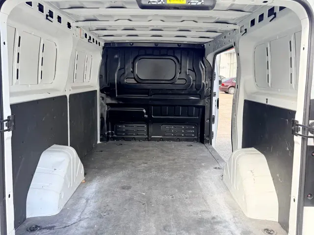 Changan Kuayue Kua Yue Xing Guang EV — Фото автомобиля 13
