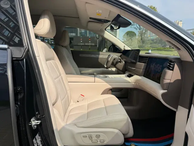 IM Motors LS6 — Фото автомобиля 9