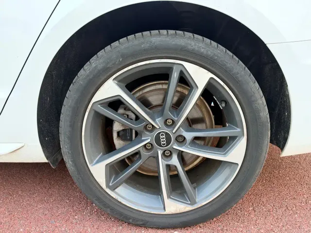 Audi A4L — Фото автомобиля 19