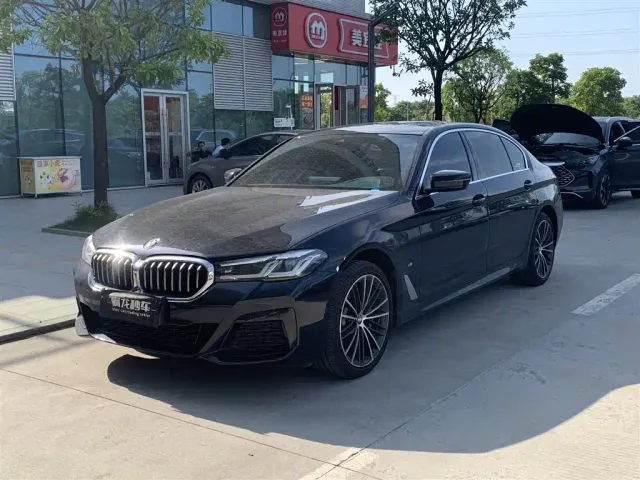 Фотография автомобиля — BMW 5 Series