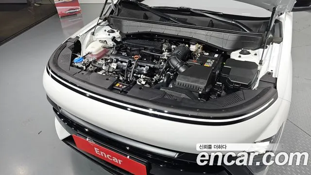 Hyundai Kona Kona (SX2) Бензин 1.6 Turbo 4WD — Фото автомобиля 3