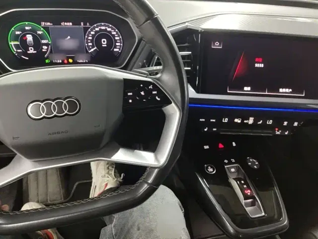 Audi Q4 e-tron — Фото автомобиля 5