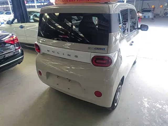 Wuling Hongguang Mini EV — Фото автомобиля 6
