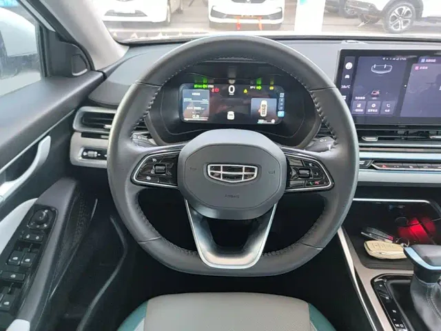 Geely Emgrand — Фото автомобиля 10