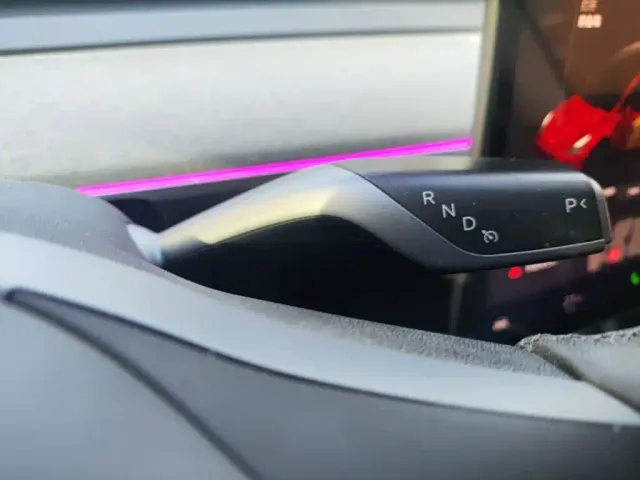 Tesla Model Y — Фото автомобиля 6