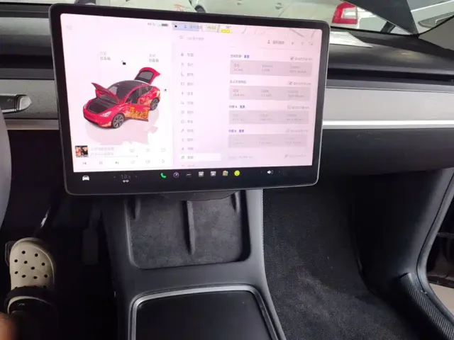 Tesla Model Y — Фото автомобиля 12