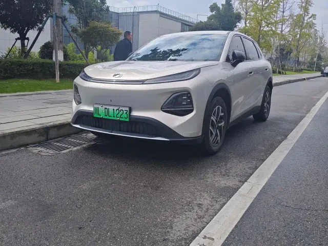 Фотография автомобиля — Changan Qiyuan Q05
