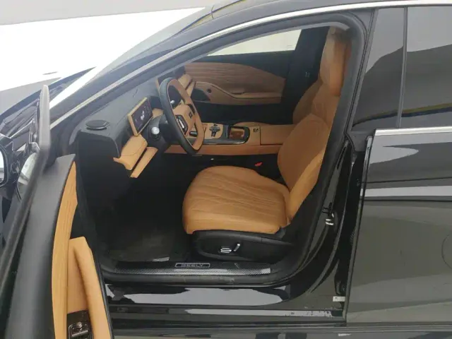 Geely Galaxy Xingyao 8 — Фото автомобиля 9