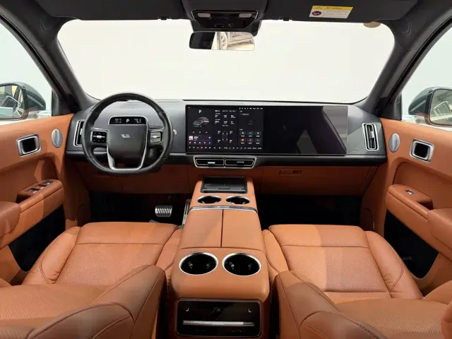 Li Auto L8 — Фото автомобиля 13