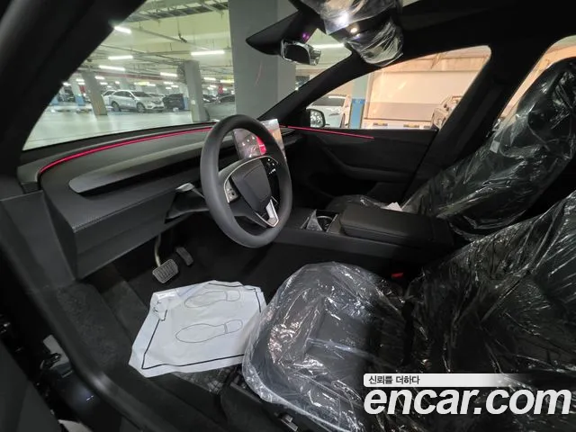Tesla Model Y — Фото автомобиля 3