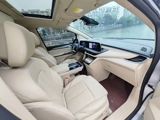 Buick Buick GL8 New Energy 2025 Land Honor Premium Edition 7-Seater — Фото автомобиля 10