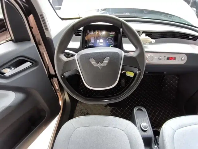 Wuling Hongguang Mini EV — Фото автомобиля 10