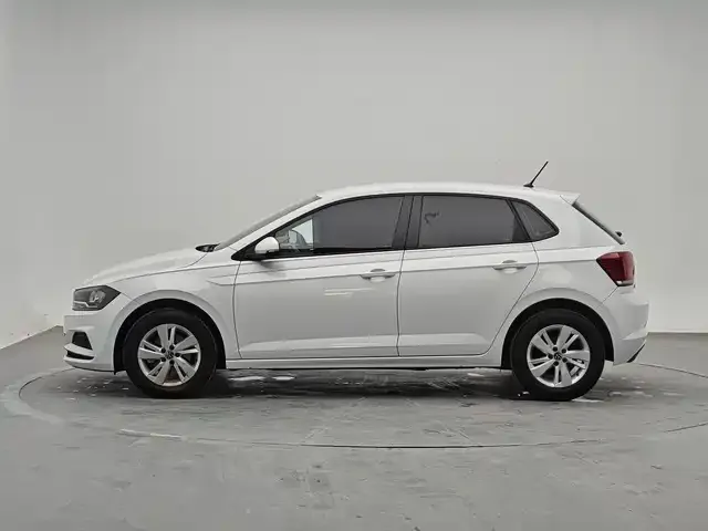 Volkswagen Polo — Фото автомобиля 3