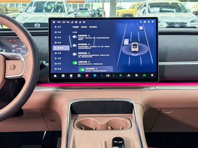 Leapmotor C11 — Фото автомобиля 12