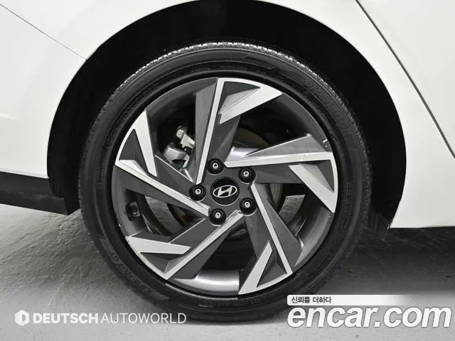 Hyundai Avante CN7 — Фото автомобиля 5