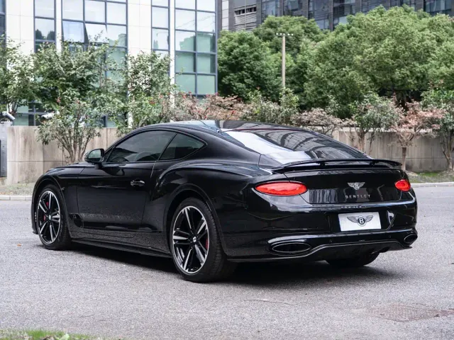 Bentley Continental — Фото автомобиля 9