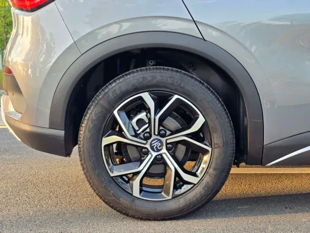 BYD Yuan PLUS — Фото автомобиля 25