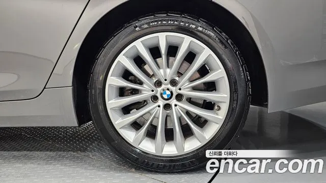 BMW 5 Series G30 — Фото автомобиля 6