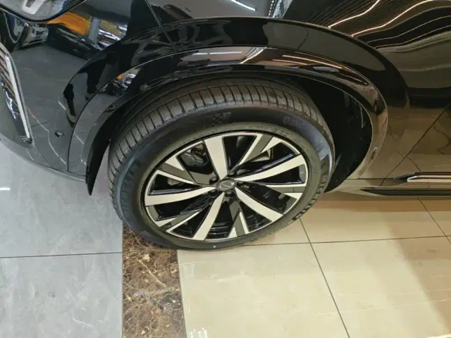 Volvo XC90 — Фото автомобиля 22