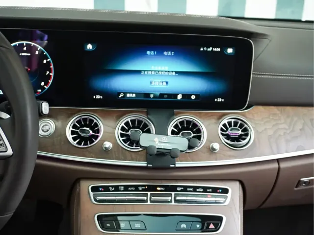 Mercedes-Benz E-Class — Фото автомобиля 28