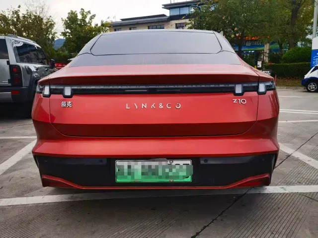 Lynk & Co Z10 — Фото автомобиля 8
