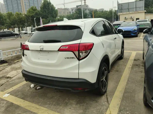 Honda Vezel — Фото автомобиля 3