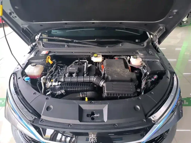 BYD Qin L — Фото автомобиля 19