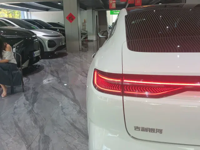Geely Galaxy Xingyao 8 — Фото автомобиля 24