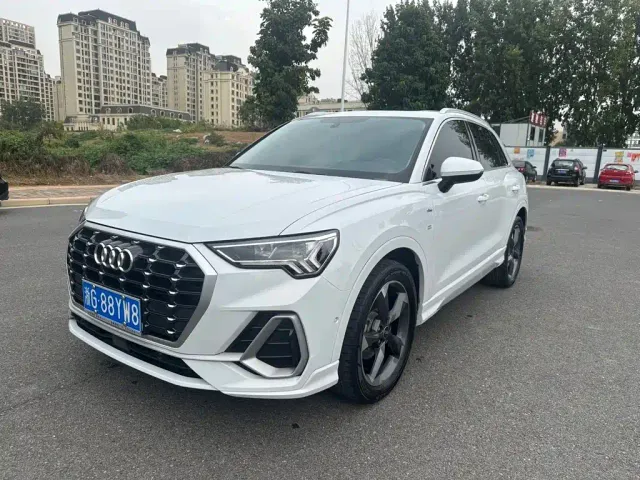 Фотография автомобиля — Audi Q3