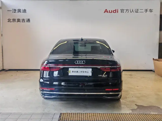 Audi A8 — Фото автомобиля 2