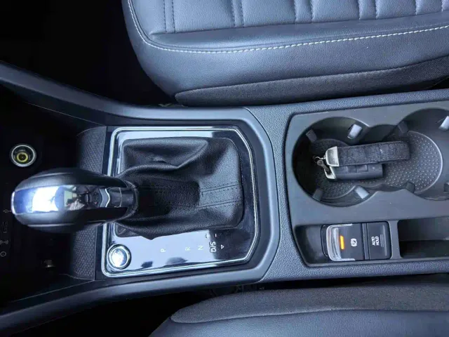 Volkswagen Touran — Фото автомобиля 16