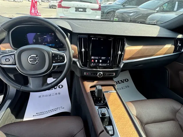 Volvo S90 — Фото автомобиля 6