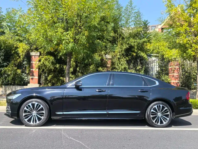 Volvo S90 — Фото автомобиля 9