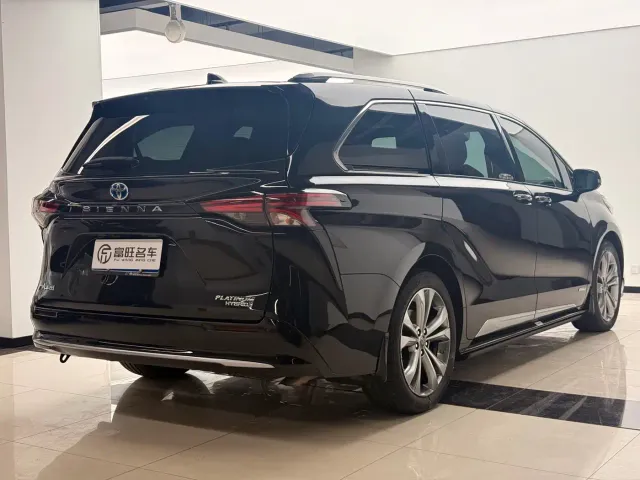 Toyota Sienna — Фото автомобиля 5