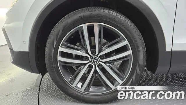 Volkswagen Tiguan Tiguan 2 поколение 2.0 TDI Prestige — Фото автомобиля 5