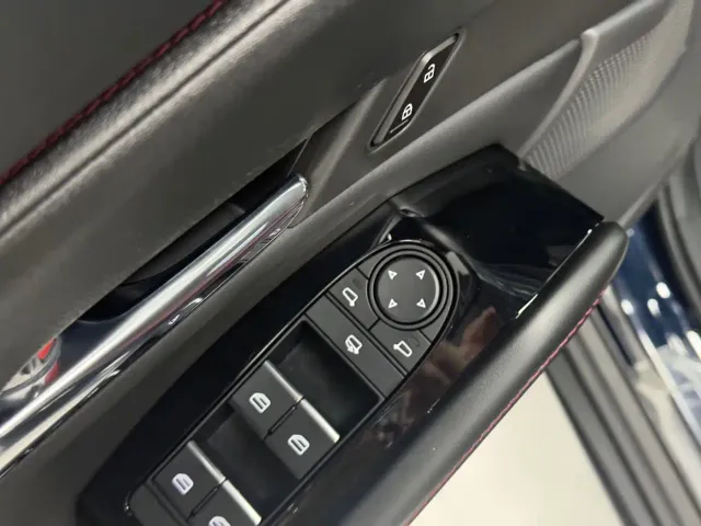 Mazda CX-30 — Фото автомобиля 15