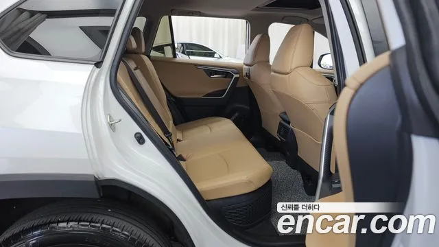 Toyota RAV4 5th Gen — Фото автомобиля 18