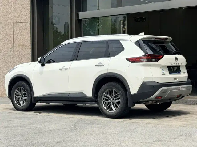 Nissan X-Trail — Фото автомобиля 4