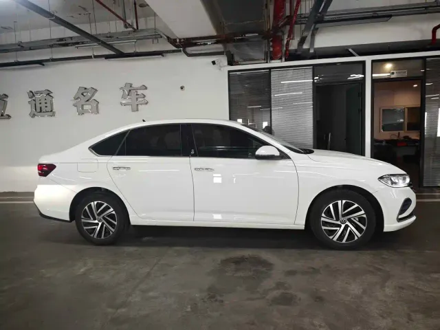 Volkswagen Lavida — Фото автомобиля 3