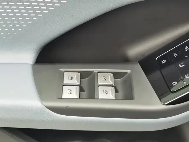 Audi Q6L e-tron — Фото автомобиля 9