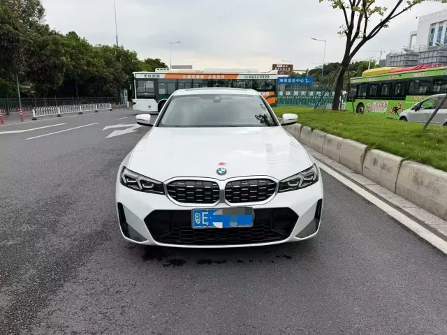 BMW 3 Series — Фото автомобиля 2