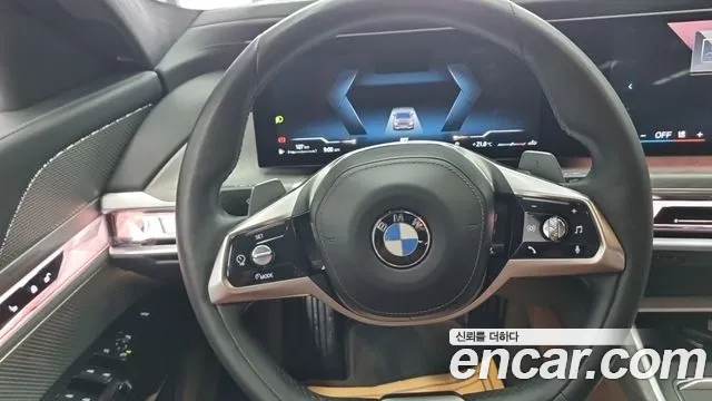BMW 7 Series G70 — Фото автомобиля 9