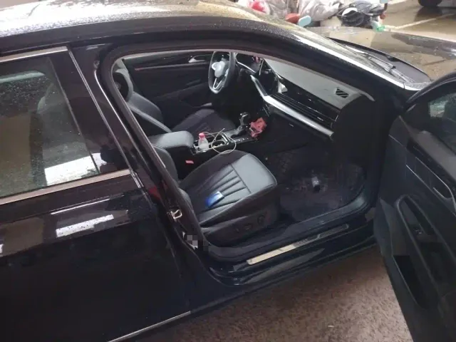 Volkswagen Passat — Фото автомобиля 17