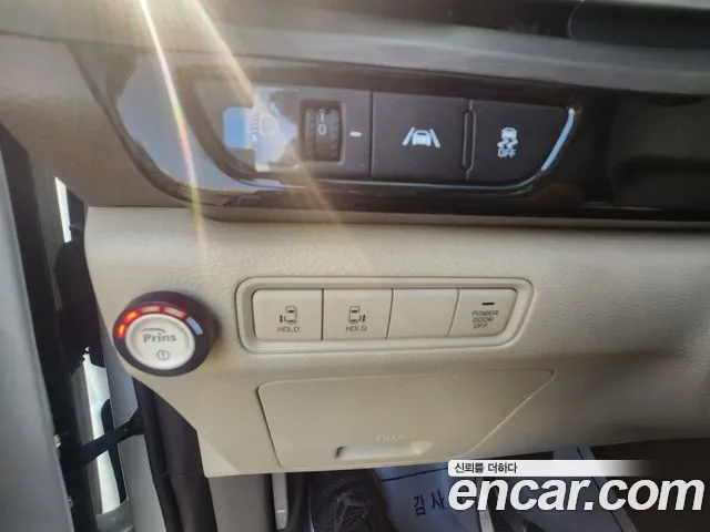 Kia Canival — Фото автомобиля 13