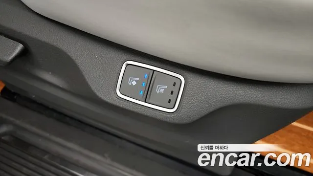 Hyundai Staria Staria 4WD Lounge 9 мест — Фото автомобиля 19