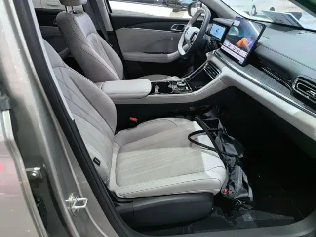 Geely Galaxy Stellar 6 — Фото автомобиля 24